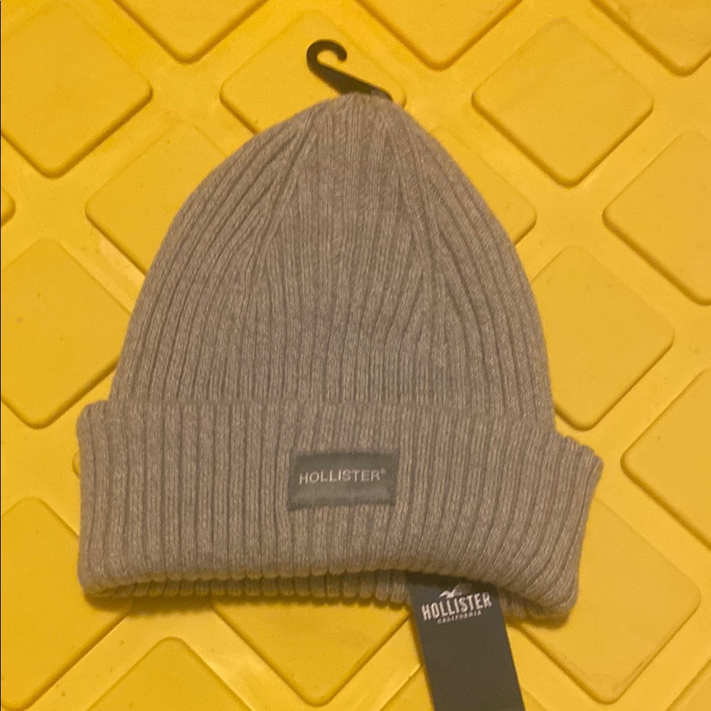 Hollister Light Gray Knit Beanie